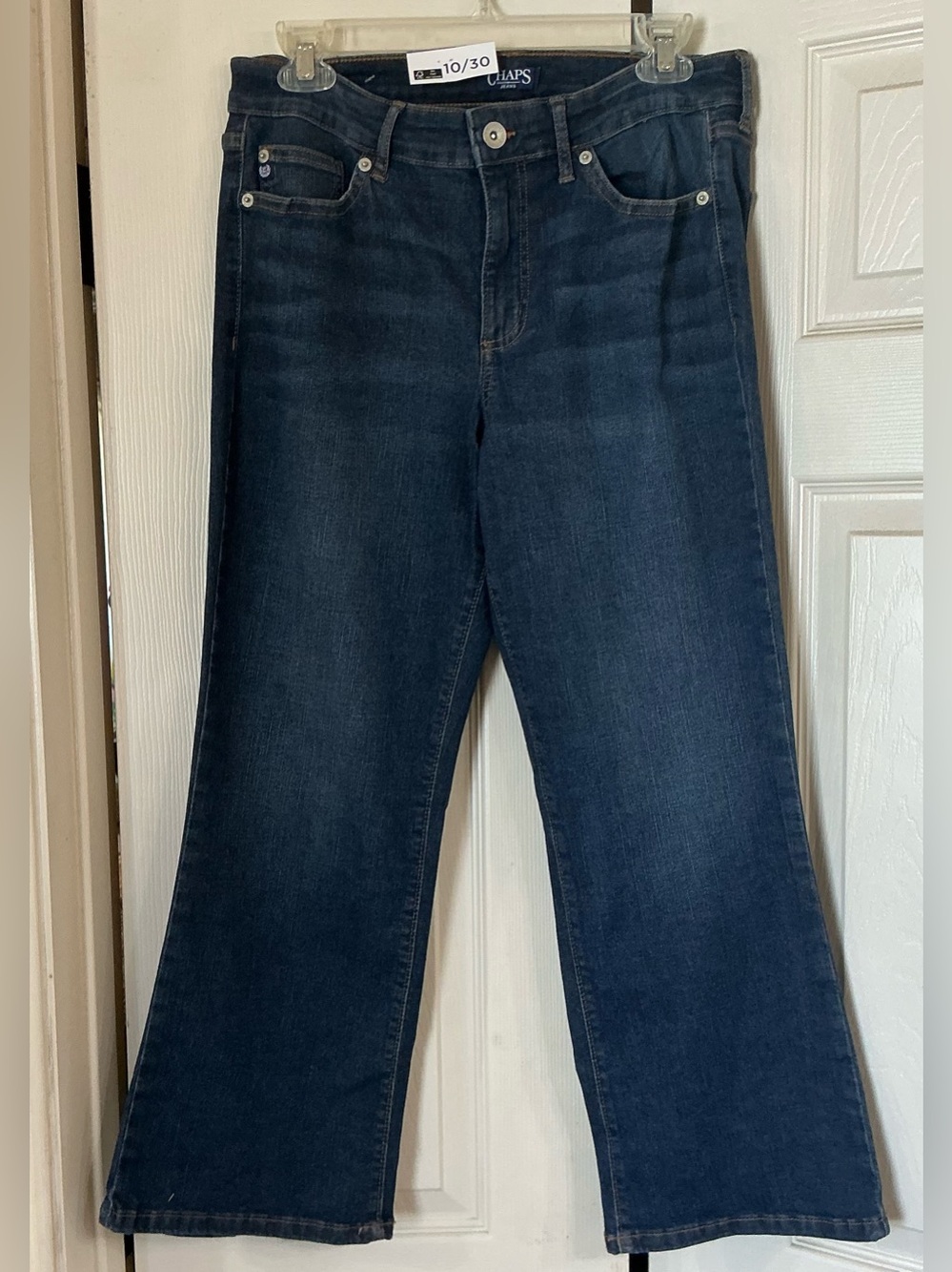 NWT!  CHAPS MID-RISE CROP KICK SIZE 10